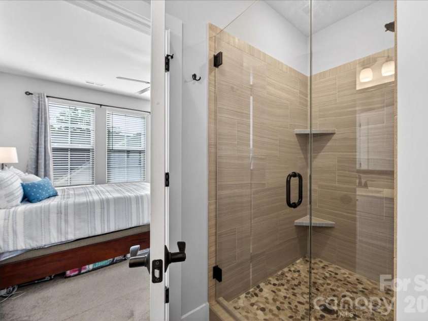 1510 Mcclintock Corners Alley, Charlotte, NC 28205.  MLS# CAR4363110, YatesRealty ID 10644. Walk In Shower 