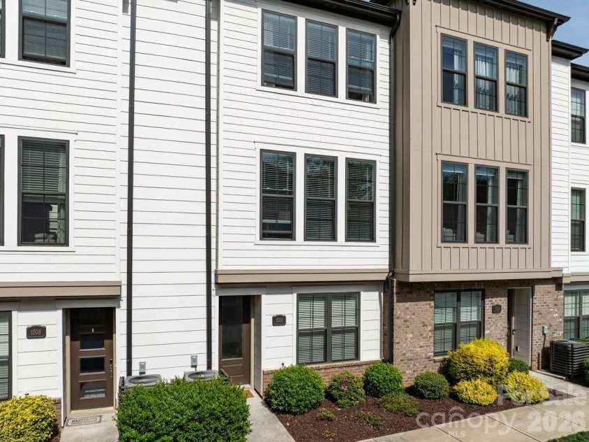 1510 Mcclintock Corners Alley, Charlotte, NC 28205.  MLS# CAR4363110, YatesRealty ID 10644. Welcome 