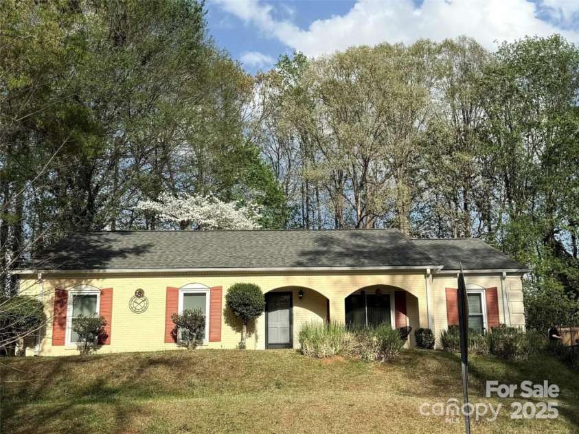 6721 Old Post Road, Charlotte, NC 28212.  MLS# CAR4232883, YatesRealty ID 10644. 