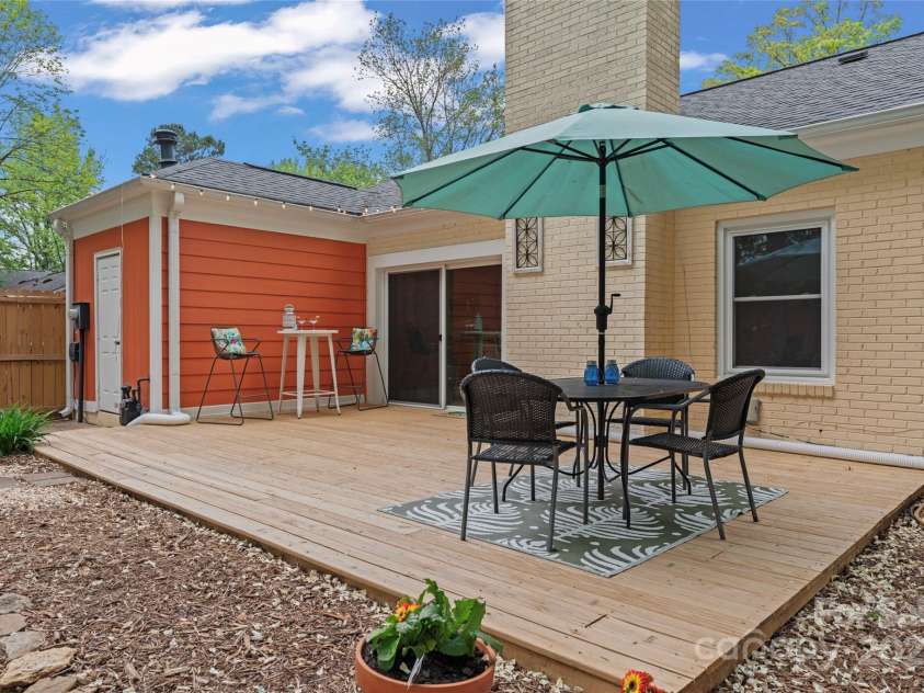 6721 Old Post Road, Charlotte, NC 28212.  MLS# CAR4232883, YatesRealty ID 10644. 