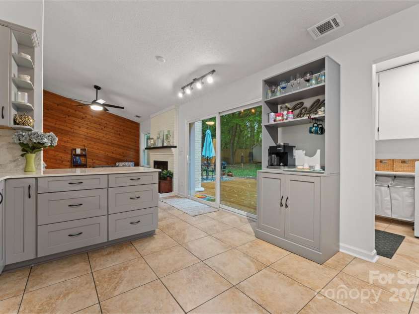 6721 Old Post Road, Charlotte, NC 28212.  MLS# CAR4232883, YatesRealty ID 10644. 