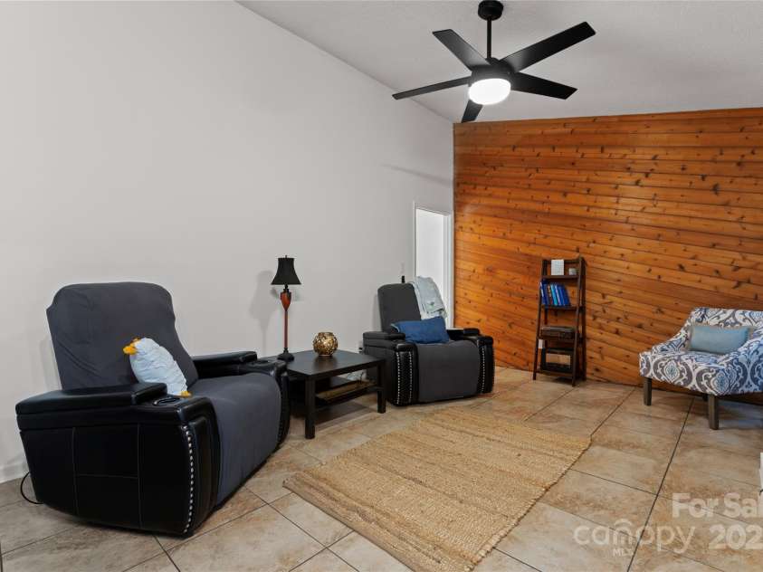 6721 Old Post Road, Charlotte, NC 28212.  MLS# CAR4232883, YatesRealty ID 10644. 