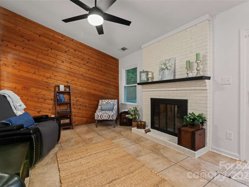6721 Old Post Road, Charlotte, NC 28212.  MLS# CAR4232883, YatesRealty ID 10644. 