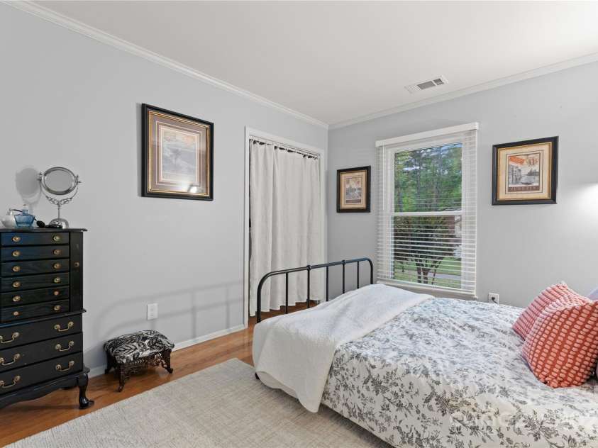 6721 Old Post Road, Charlotte, NC 28212.  MLS# CAR4232883, YatesRealty ID 10644. 
