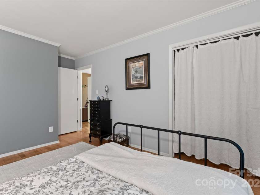 6721 Old Post Road, Charlotte, NC 28212.  MLS# CAR4232883, YatesRealty ID 10644. 