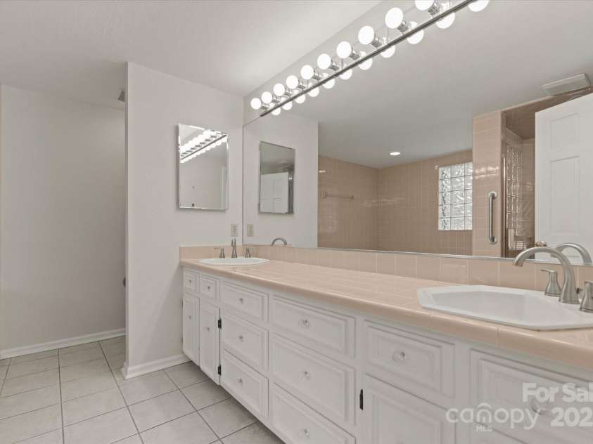 273 Leeward Point Loop, Taylorsville, NC 28681.  MLS# CAR4250672, YatesRealty ID 10645. 