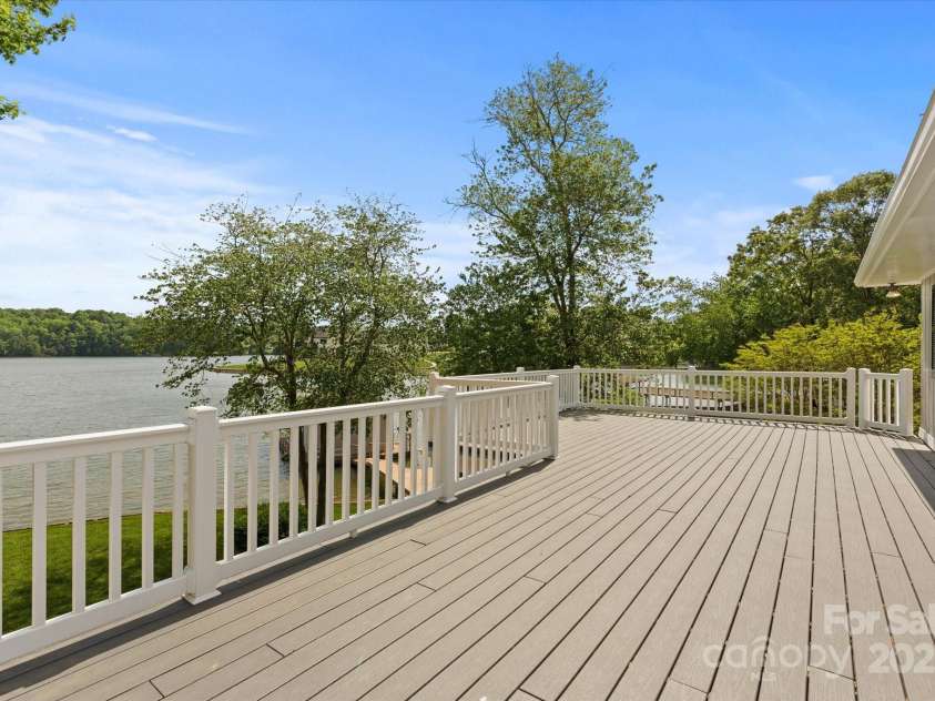 273 Leeward Point Loop, Taylorsville, NC 28681.  MLS# CAR4250672, YatesRealty ID 10645. 
