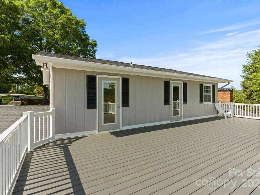 273 Leeward Point Loop, Taylorsville, NC 28681.  MLS# CAR4250672, YatesRealty ID 10645. 