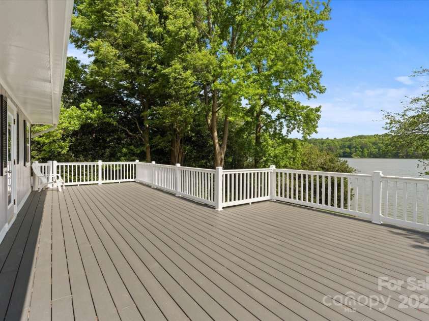 273 Leeward Point Loop, Taylorsville, NC 28681.  MLS# CAR4250672, YatesRealty ID 10645. 