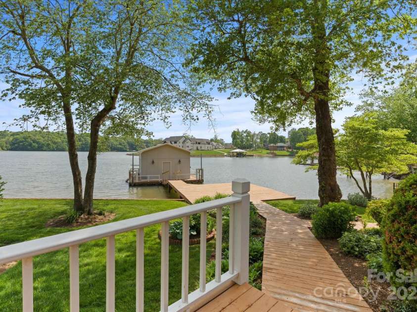 273 Leeward Point Loop, Taylorsville, NC 28681.  MLS# CAR4250672, YatesRealty ID 10645. 