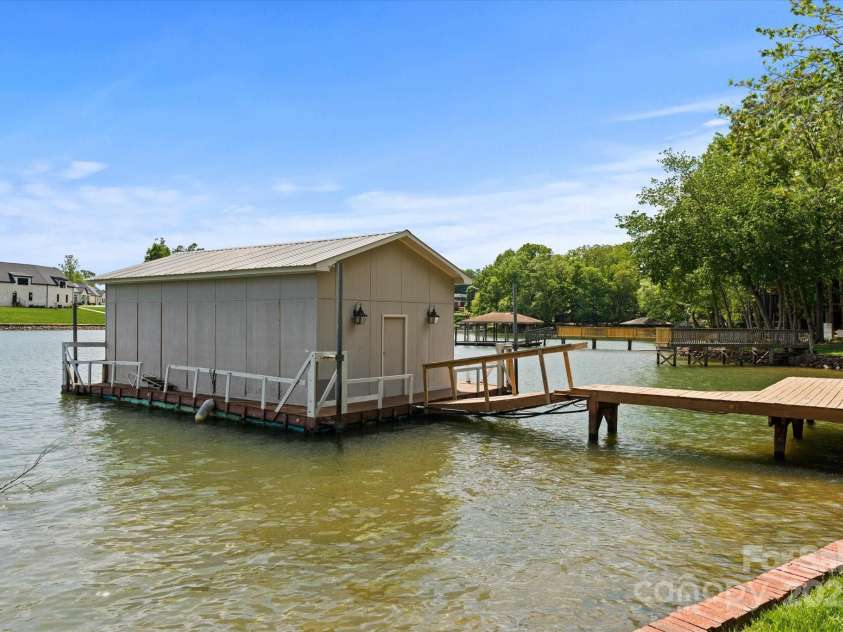 273 Leeward Point Loop, Taylorsville, NC 28681.  MLS# CAR4250672, YatesRealty ID 10645. 