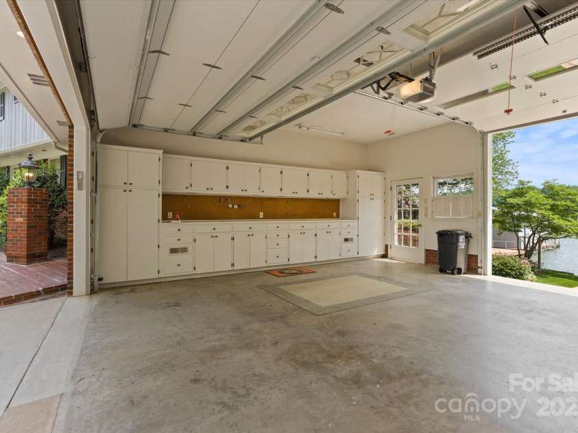 273 Leeward Point Loop, Taylorsville, NC 28681.  MLS# CAR4250672, YatesRealty ID 10645. 