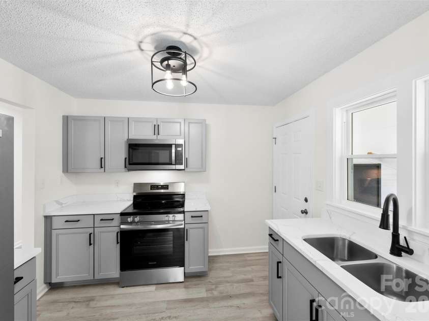 410 Cameron Avenue, Concord, NC 28025.  MLS# CAR4352351, YatesRealty ID 10645. 
