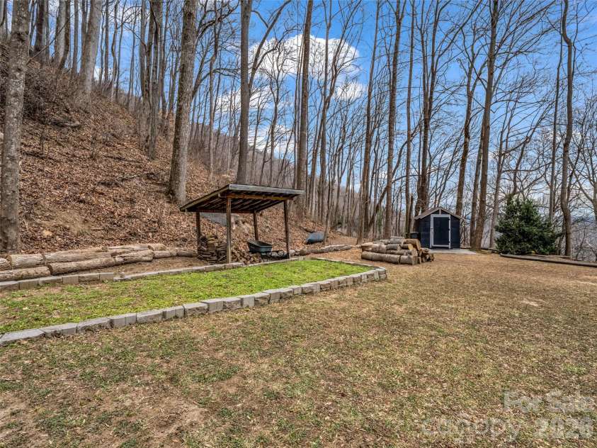 1586 Skyuka Mountain Road, Columbus, NC 28722.  MLS# CAR4340363, YatesRealty ID 10646. 