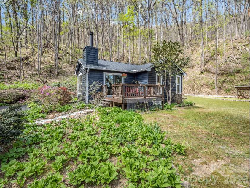 1586 Skyuka Mountain Road, Columbus, NC 28722.  MLS# CAR4340363, YatesRealty ID 10646. 