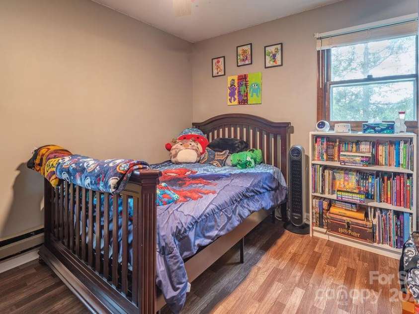 44 Arrowhead Street, Clyde, NC 28721.  MLS# CAR4251253, YatesRealty ID 10648. 