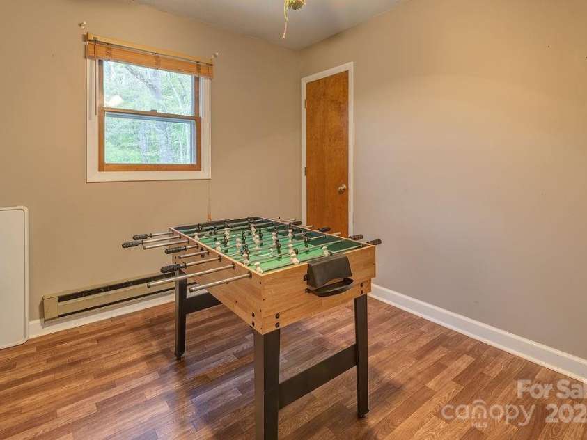 44 Arrowhead Street, Clyde, NC 28721.  MLS# CAR4251253, YatesRealty ID 10648. 