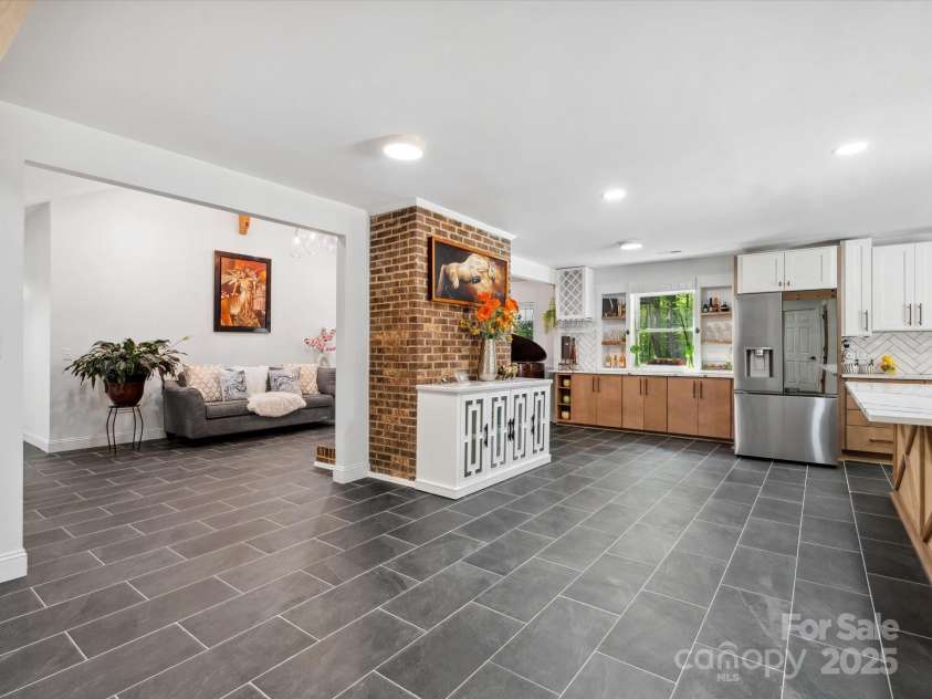 6724 Brushwood Drive, Charlotte, NC 28262.  MLS# CAR4244824, YatesRealty ID 10649. 