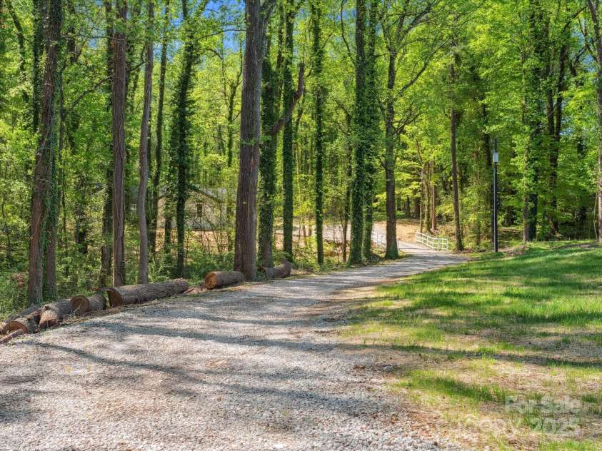 6724 Brushwood Drive, Charlotte, NC 28262.  MLS# CAR4244824, YatesRealty ID 10649. 