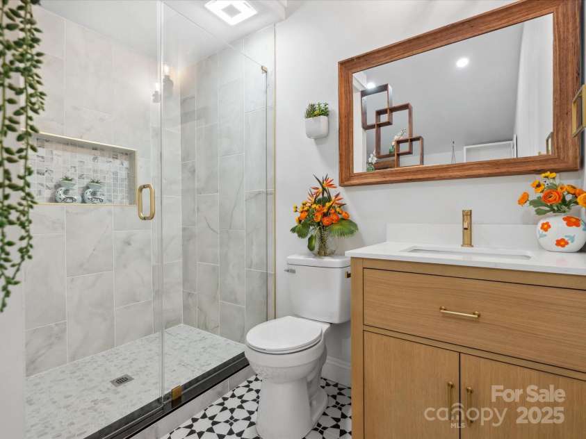 6724 Brushwood Drive, Charlotte, NC 28262.  MLS# CAR4244824, YatesRealty ID 10649. Bathroom 2