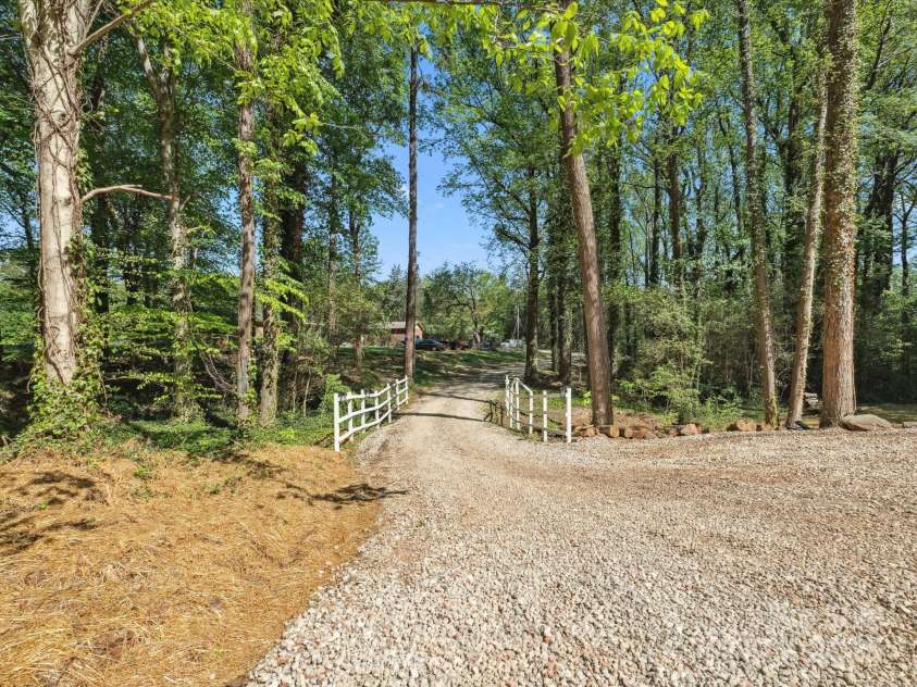 6724 Brushwood Drive, Charlotte, NC 28262.  MLS# CAR4244824, YatesRealty ID 10649. Private Driveway