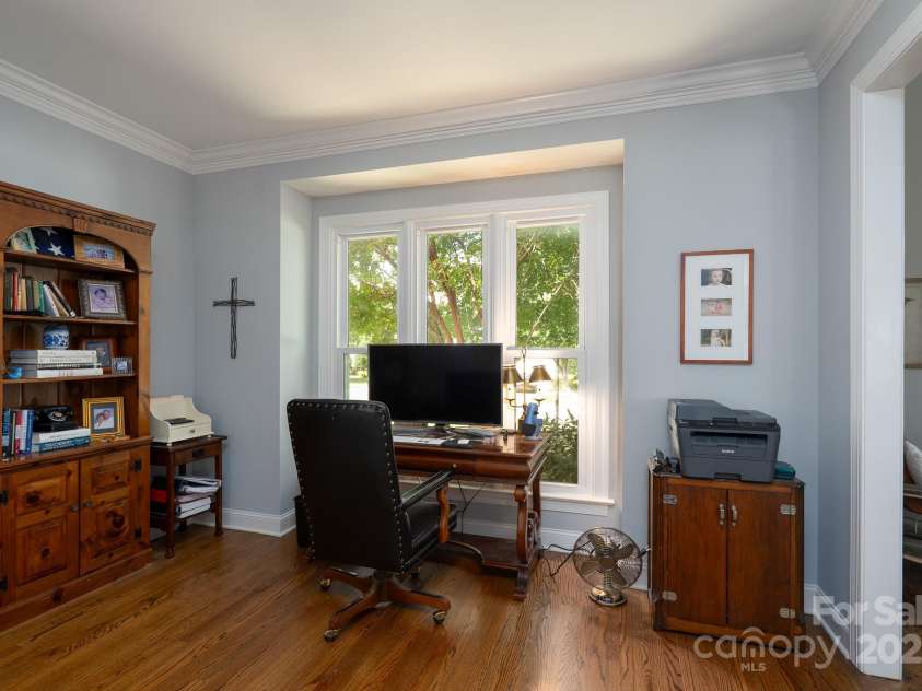 11823 Sir Francis Drake Drive, Charlotte, NC 28277.  MLS# CAR4283421, YatesRealty ID 1065. 