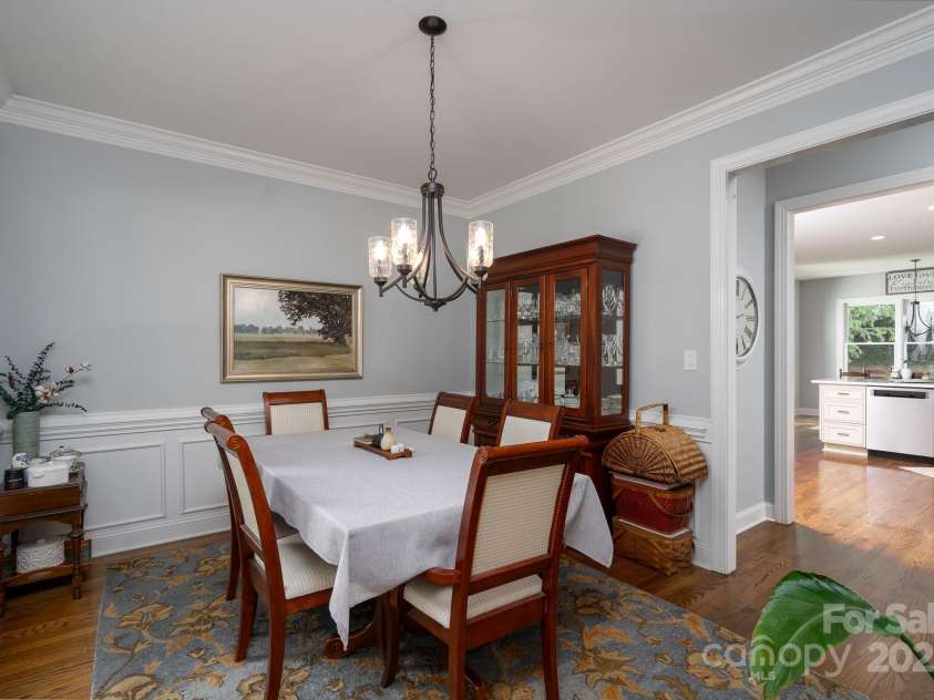 11823 Sir Francis Drake Drive, Charlotte, NC 28277.  MLS# CAR4283421, YatesRealty ID 1065. 