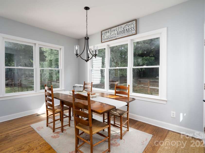 11823 Sir Francis Drake Drive, Charlotte, NC 28277.  MLS# CAR4283421, YatesRealty ID 1065. 