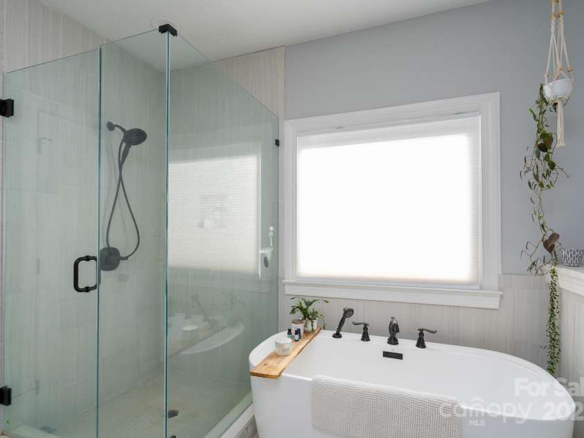 11823 Sir Francis Drake Drive, Charlotte, NC 28277.  MLS# CAR4283421, YatesRealty ID 1065. 