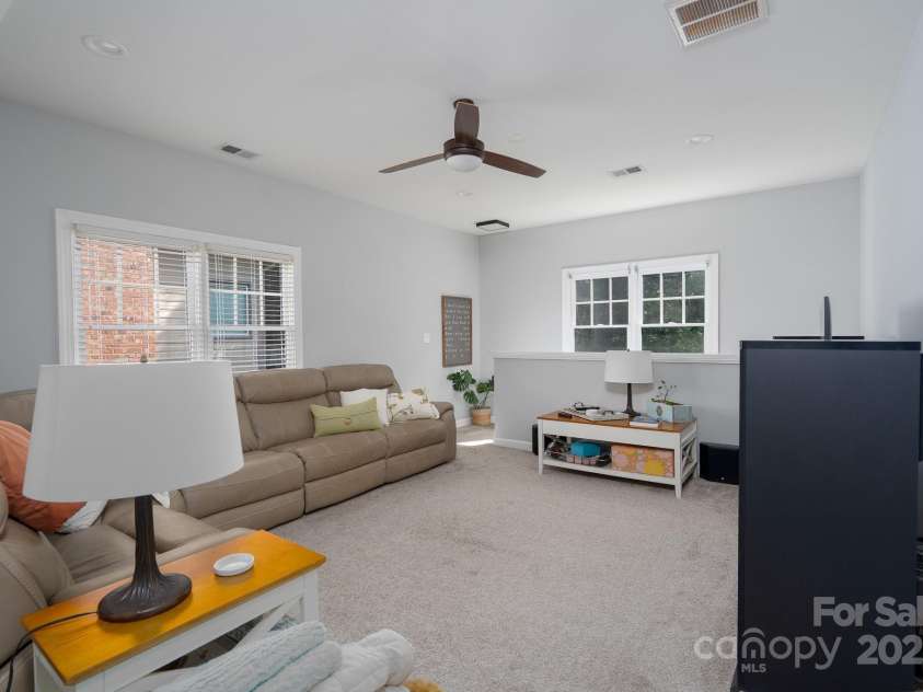 11823 Sir Francis Drake Drive, Charlotte, NC 28277.  MLS# CAR4283421, YatesRealty ID 1065. 