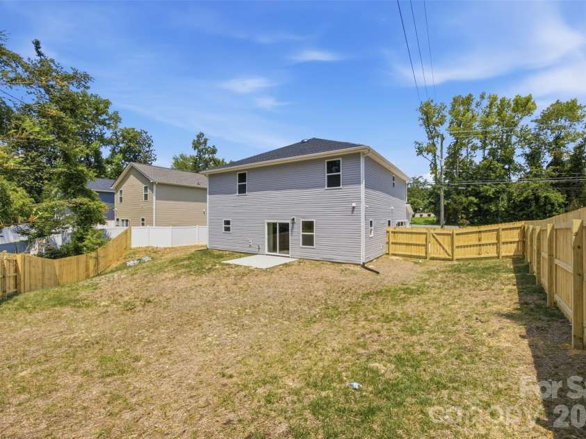 8425 Old Plank Road, Charlotte, NC 28216.  MLS# CAR4340461, YatesRealty ID 10650. 