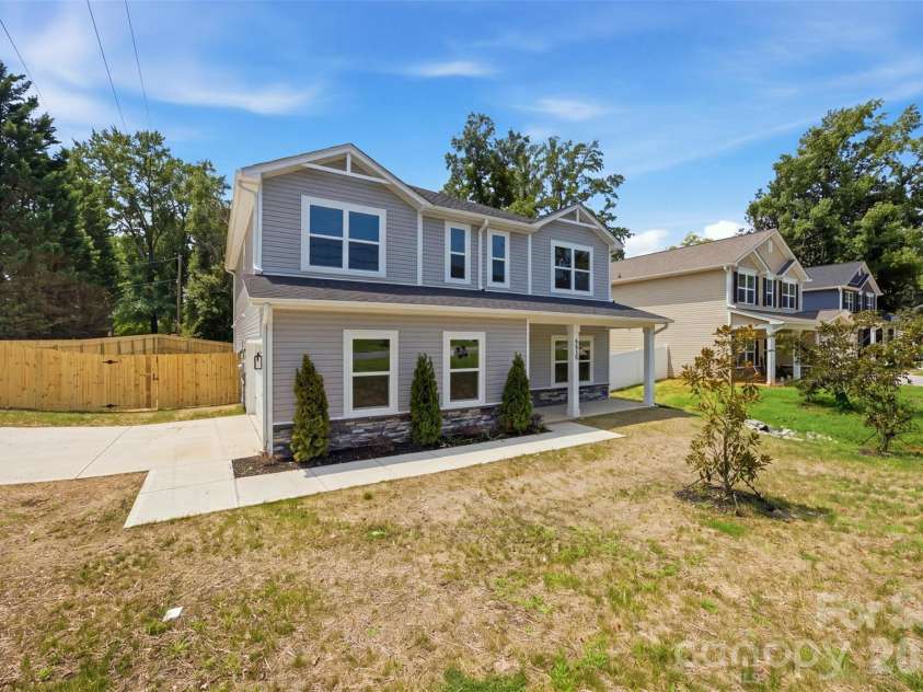 8425 Old Plank Road, Charlotte, NC 28216.  MLS# CAR4340461, YatesRealty ID 10650. 