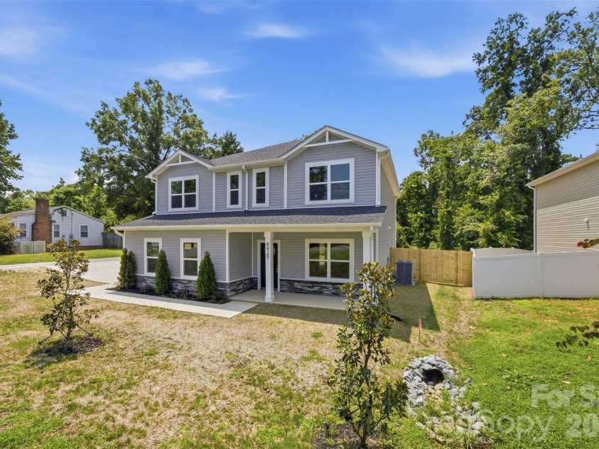 8425 Old Plank Road, Charlotte, NC 28216.  MLS# CAR4340461, YatesRealty ID 10650. 