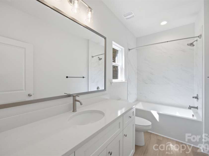 8425 Old Plank Road, Charlotte, NC 28216.  MLS# CAR4340461, YatesRealty ID 10650. Full Bathroom - Main Level