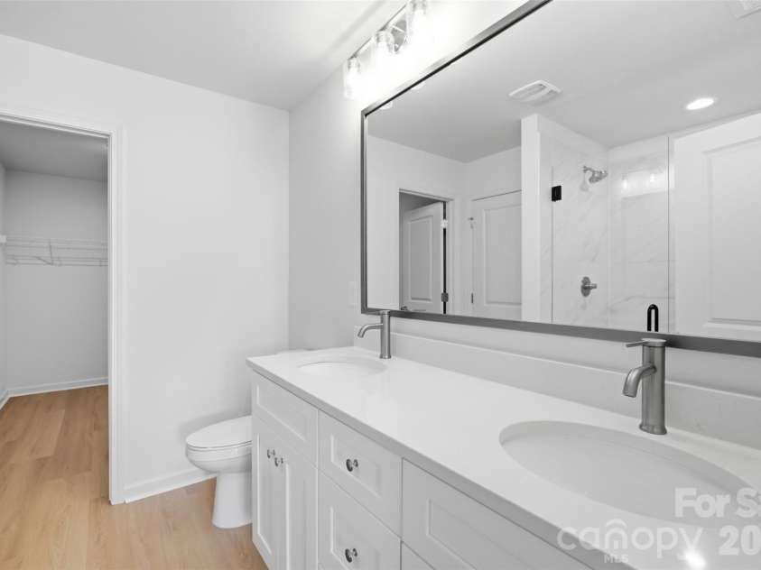8425 Old Plank Road, Charlotte, NC 28216.  MLS# CAR4340461, YatesRealty ID 10650. Primary Bathroom & Closet #1