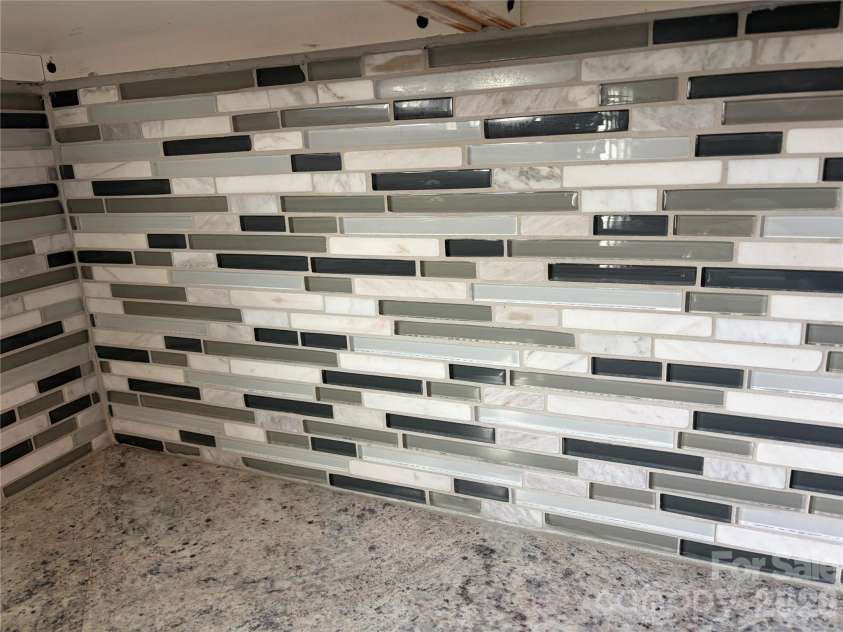405 Jug Wilson Street, Morganton, NC 28655.  MLS# CAR4358982, YatesRealty ID 10651. Backsplash