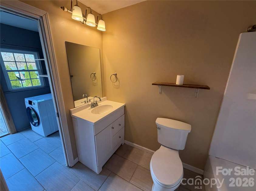 405 Jug Wilson Street, Morganton, NC 28655.  MLS# CAR4358982, YatesRealty ID 10651. Second full bath