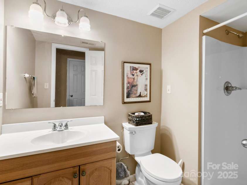 9 Cedar Trail, Asheville, NC 28803.  MLS# CAR4249342, YatesRealty ID 10651. 3rd full bathroom in BSMT