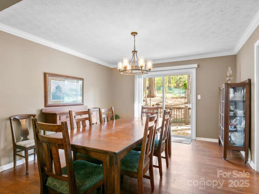 9 Cedar Trail, Asheville, NC 28803.  MLS# CAR4249342, YatesRealty ID 10651. 