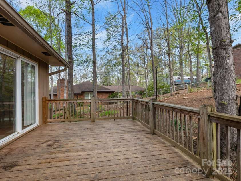 9 Cedar Trail, Asheville, NC 28803.  MLS# CAR4249342, YatesRealty ID 10651. 
