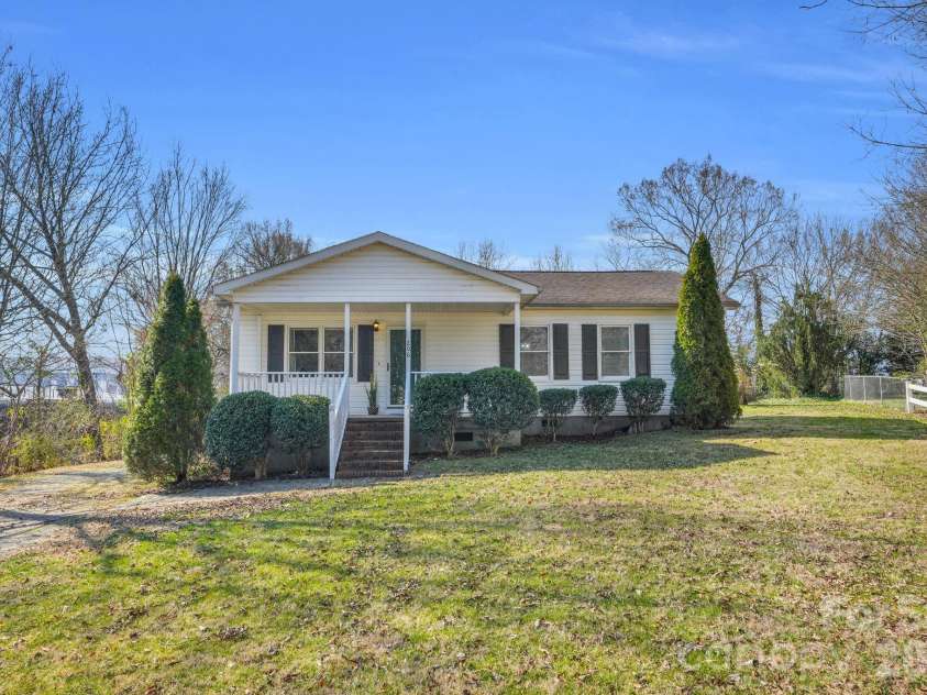 206 Ross Court, Belmont, NC 28012.  MLS# CAR4352775, YatesRealty ID 10652. 