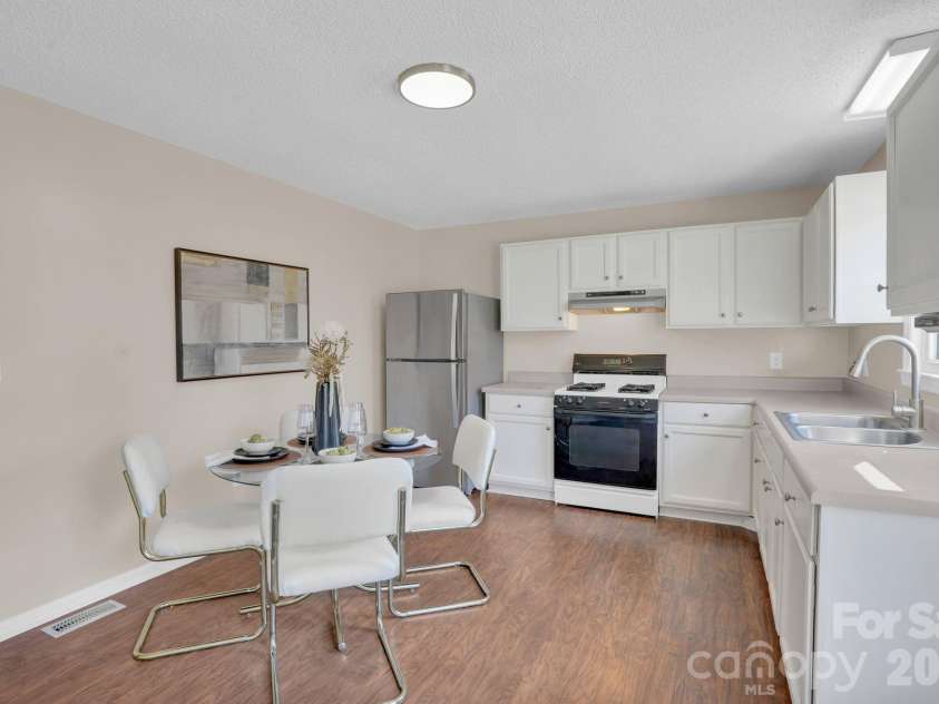 206 Ross Court, Belmont, NC 28012.  MLS# CAR4352775, YatesRealty ID 10652. 