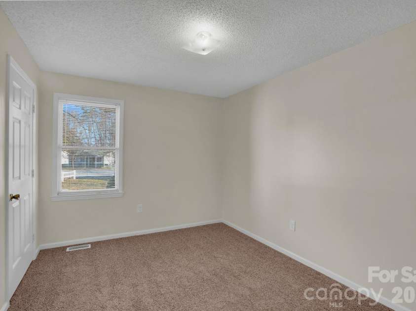 206 Ross Court, Belmont, NC 28012.  MLS# CAR4352775, YatesRealty ID 10652. 