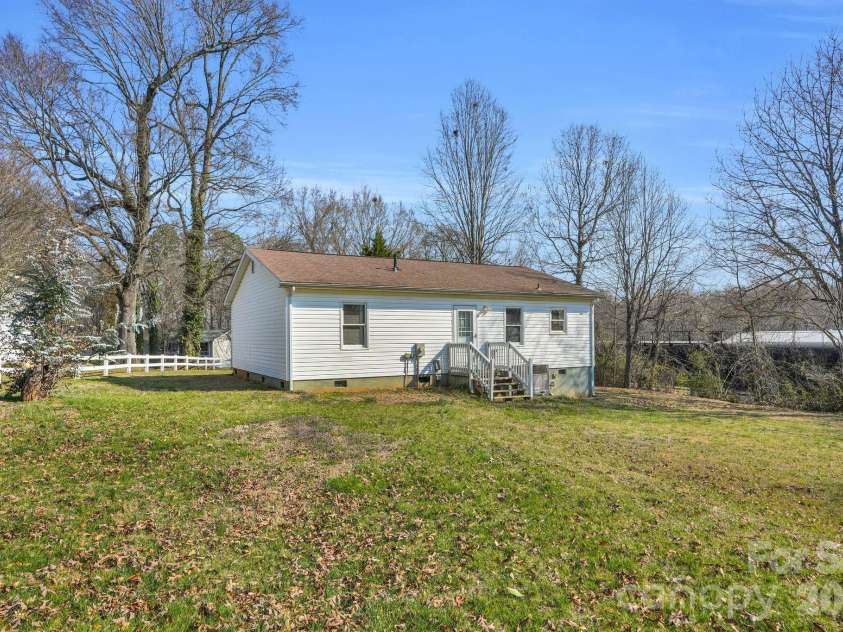 206 Ross Court, Belmont, NC 28012.  MLS# CAR4352775, YatesRealty ID 10652. 