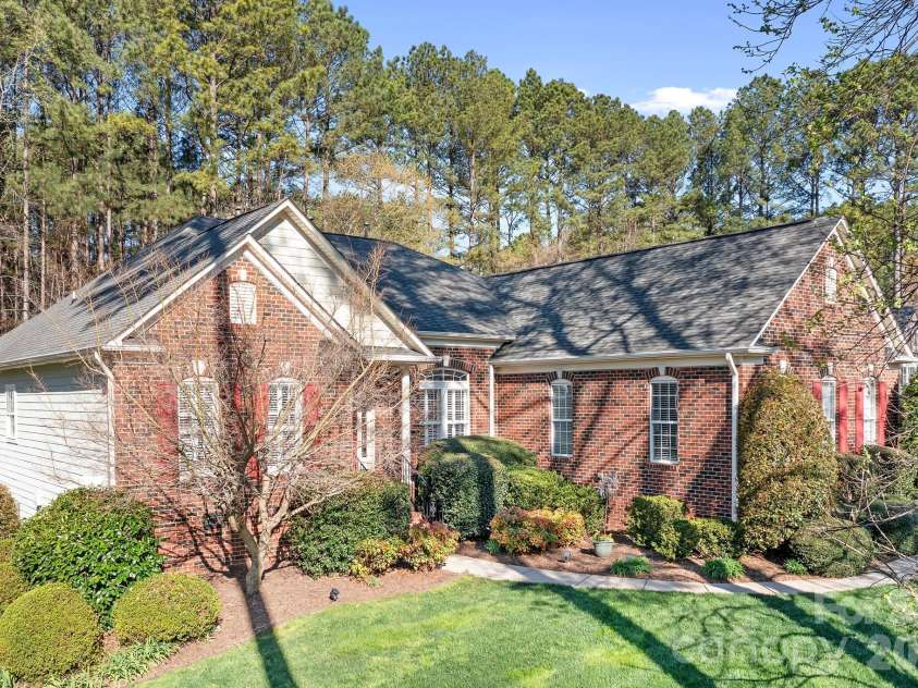 104 Kestrel Court, Mount Holly, NC 28120.  MLS# CAR4356299, YatesRealty ID 10654. 