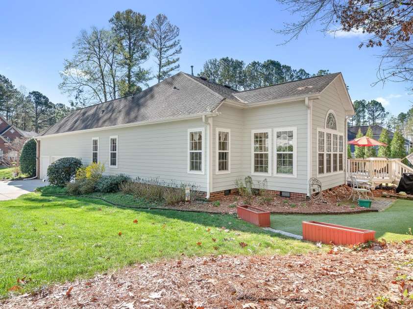 104 Kestrel Court, Mount Holly, NC 28120.  MLS# CAR4356299, YatesRealty ID 10654. 
