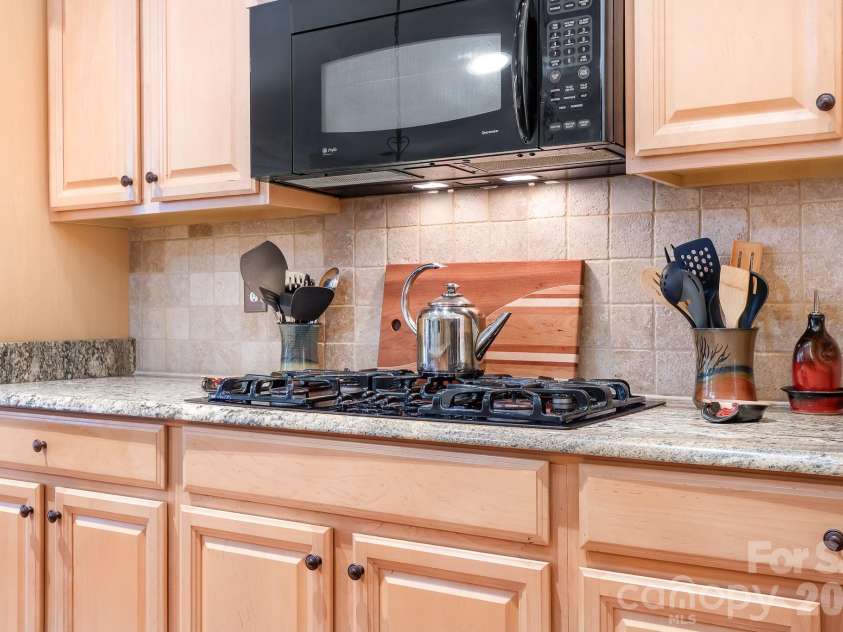 104 Kestrel Court, Mount Holly, NC 28120.  MLS# CAR4356299, YatesRealty ID 10654. 