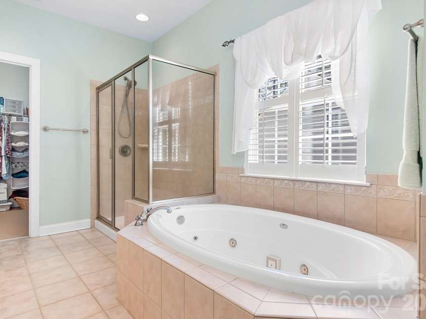 104 Kestrel Court, Mount Holly, NC 28120.  MLS# CAR4356299, YatesRealty ID 10654. 