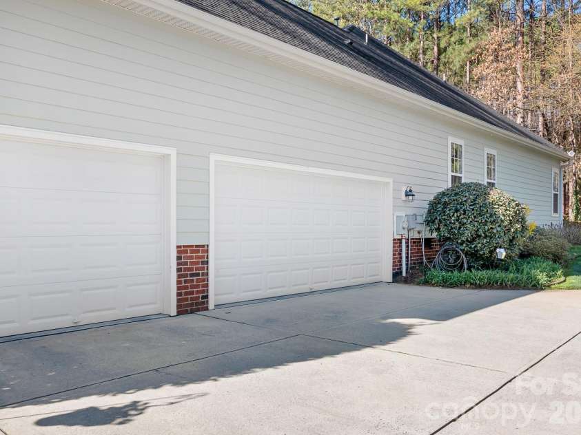 104 Kestrel Court, Mount Holly, NC 28120.  MLS# CAR4356299, YatesRealty ID 10654. 