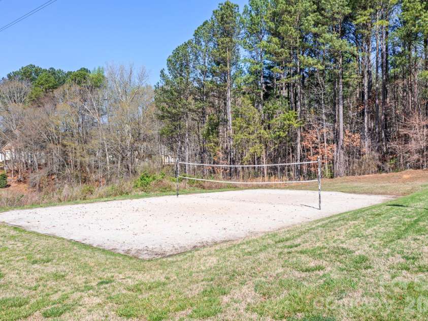 104 Kestrel Court, Mount Holly, NC 28120.  MLS# CAR4356299, YatesRealty ID 10654. 